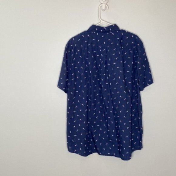 American Outfitters Men Blue All Over Shark Print Button Down Shirt Size XL - Picture 6 of 12